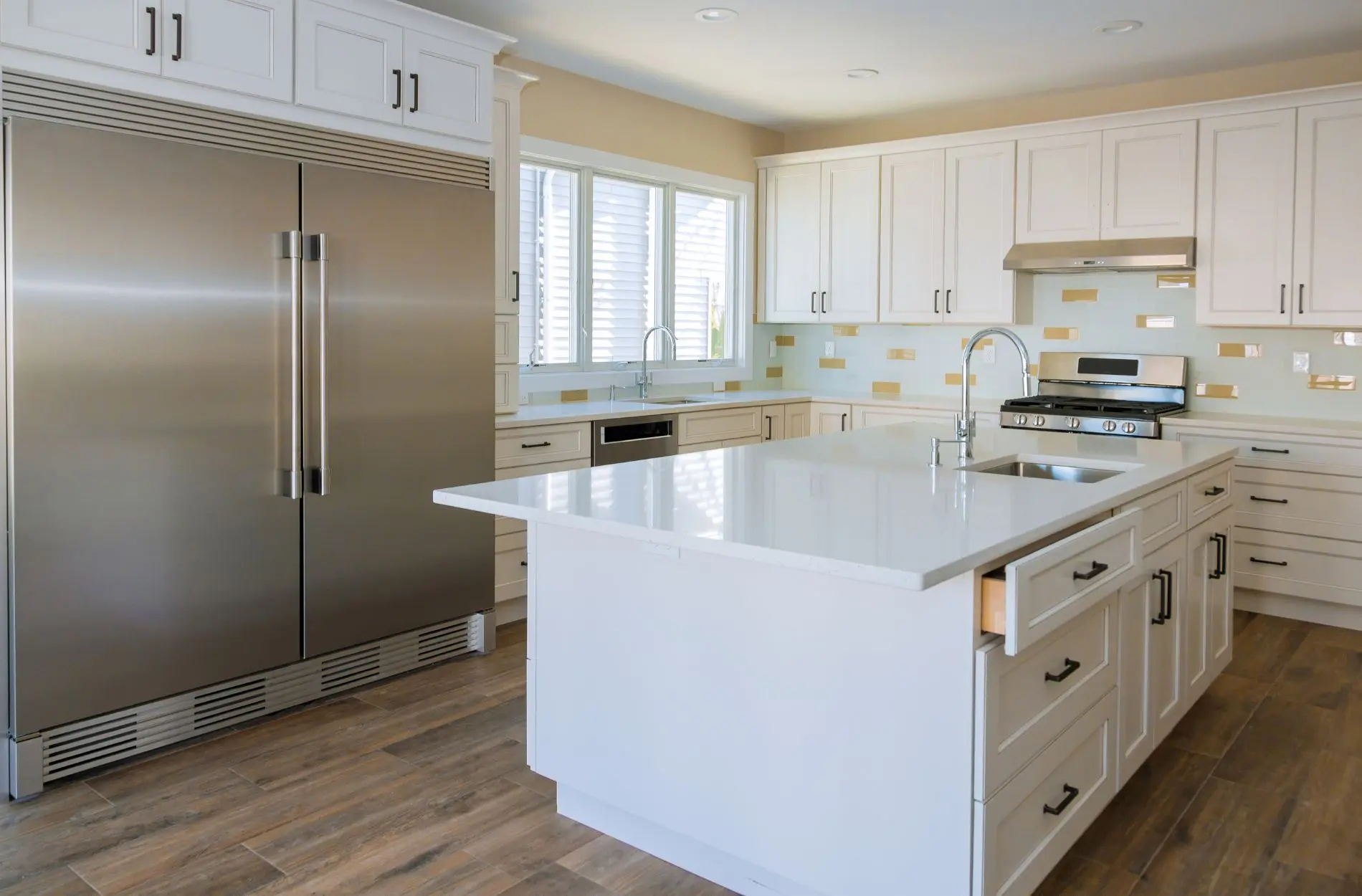kitchen cabinet